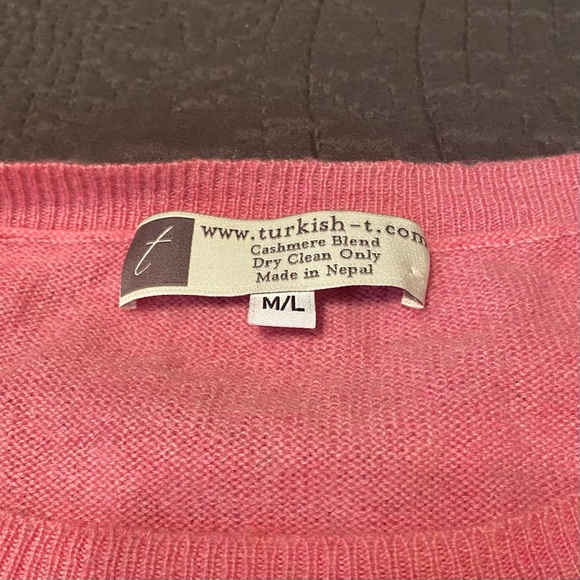 Turkish-T Cashmere Blend Oversized Sweater in Pink and Red - Picture 12 of 12